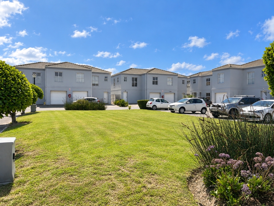 To Let 3 Bedroom Property for Rent in Parklands Western Cape